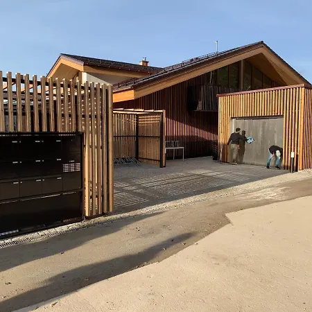 - Seeblick, Terrasse, Berge * Тегернзее